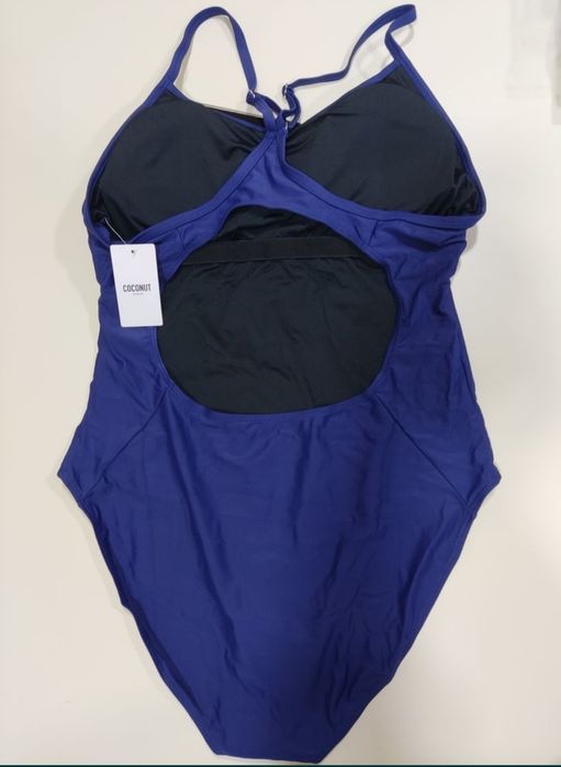 Fato banho novo a estrear para senhora tamanho LX em tons de azul

Ent