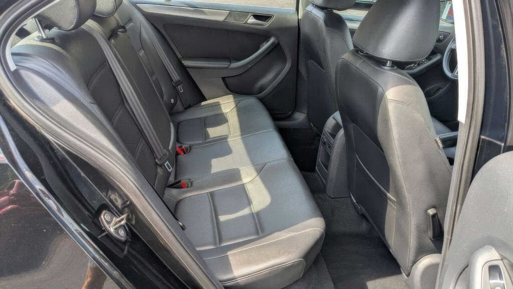 Volkswagen Jetta      2014