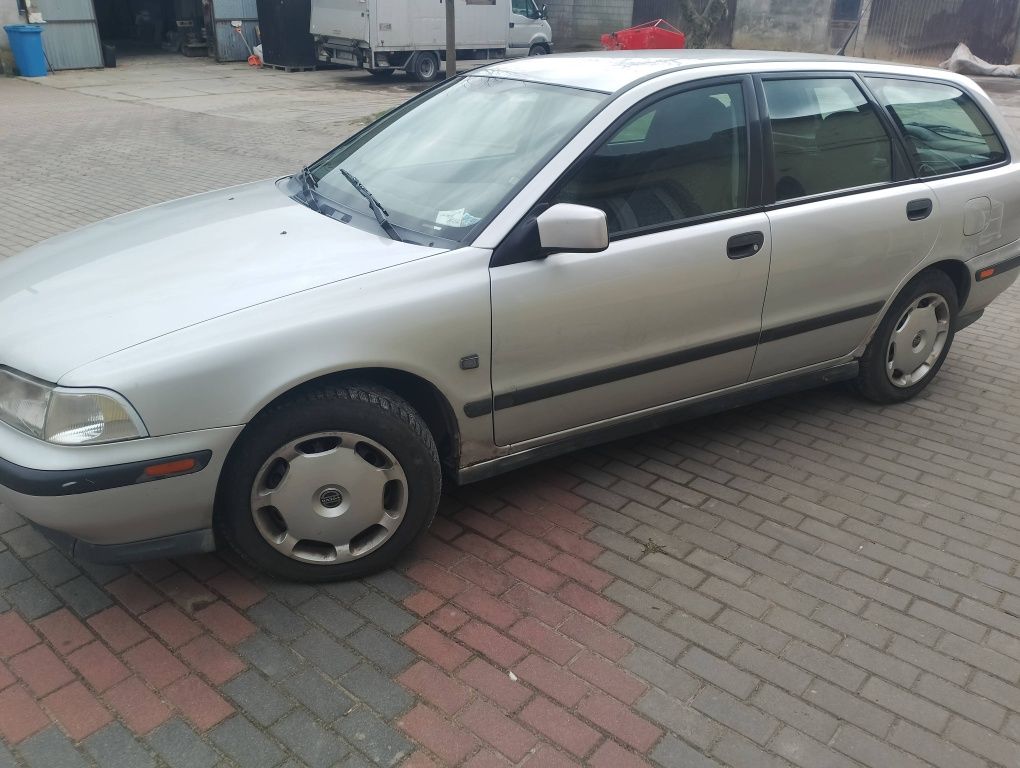 Volvo V40 2,0 benzyna