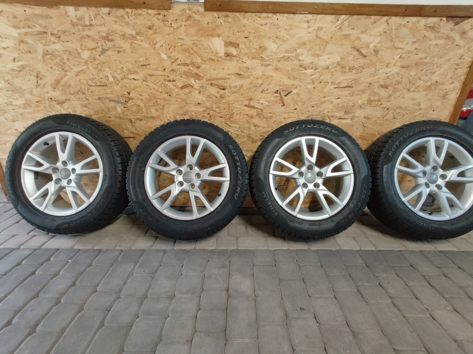 Felgi Audi R17 + opony zimowe Pirelli