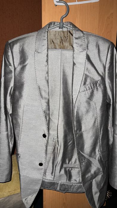 Комтюм чоловічий