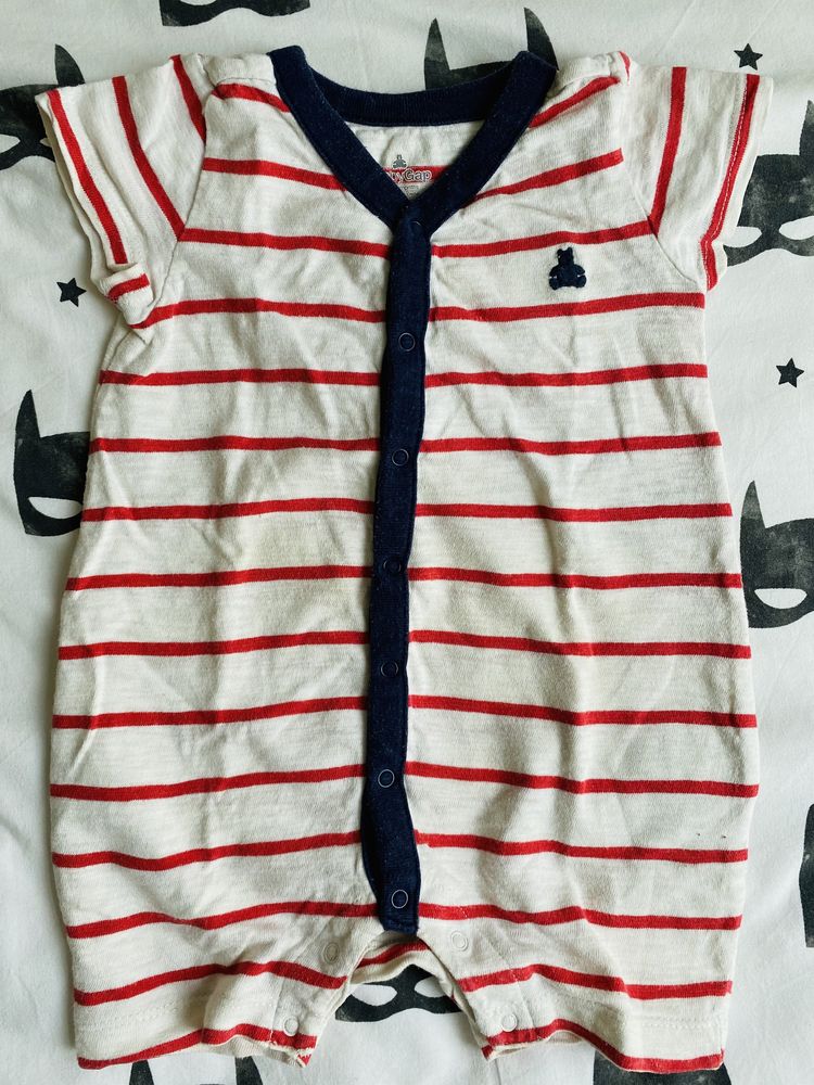 Bodys / babygrow de verao 9-12 meses GAP e TUCTUC