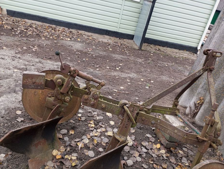 Продам Плуги 2х корпусні від т 25