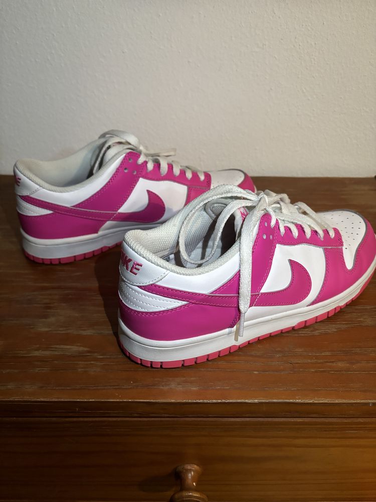 Nike dunk low fuschia