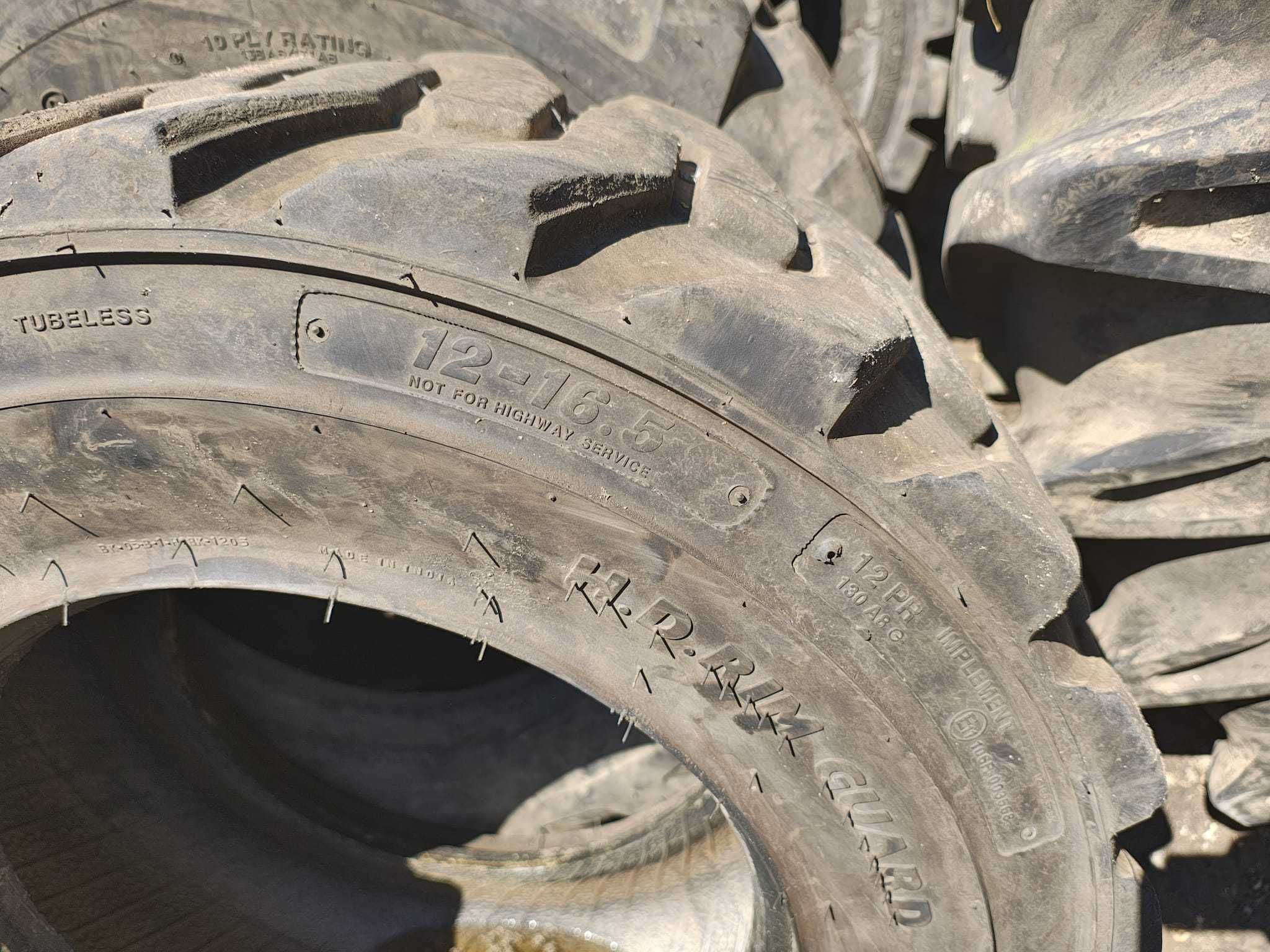 Opona przemysłowa 12-16.5 BKT ładowarka Bobcat Gehl Mustang JCB