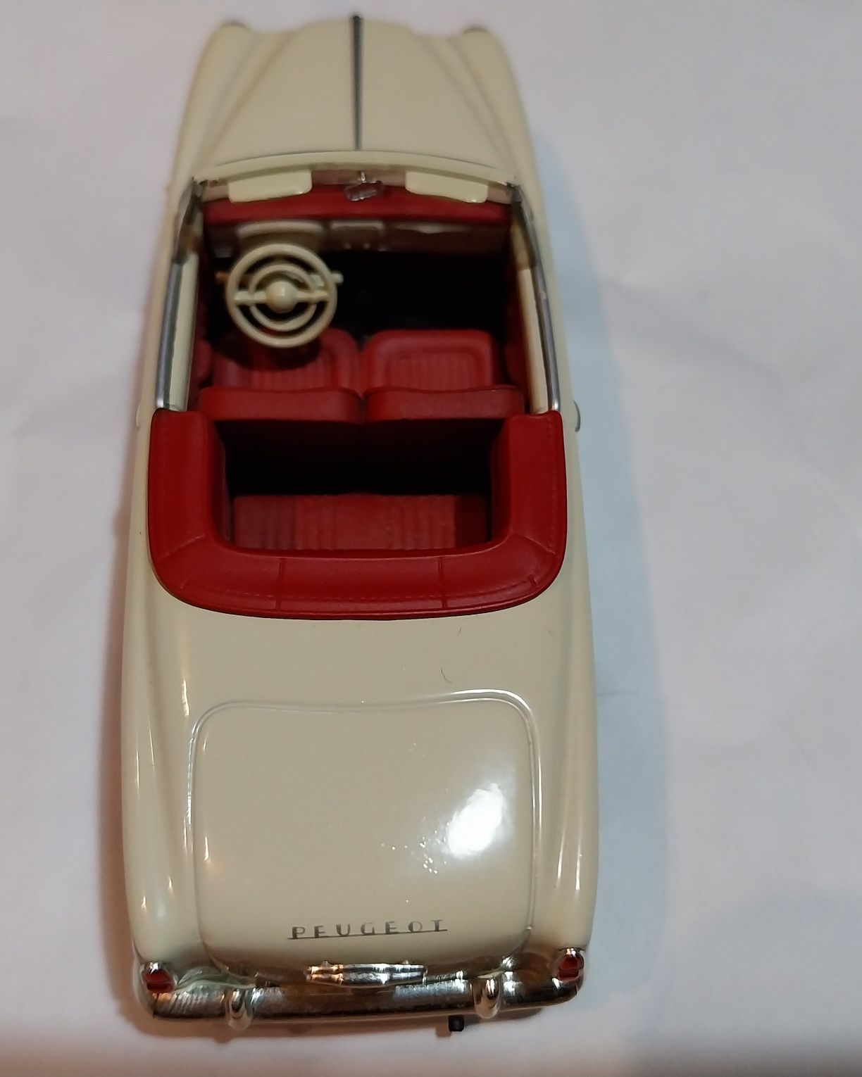 Miniatura Norev Peugeot 403 escala 1/43