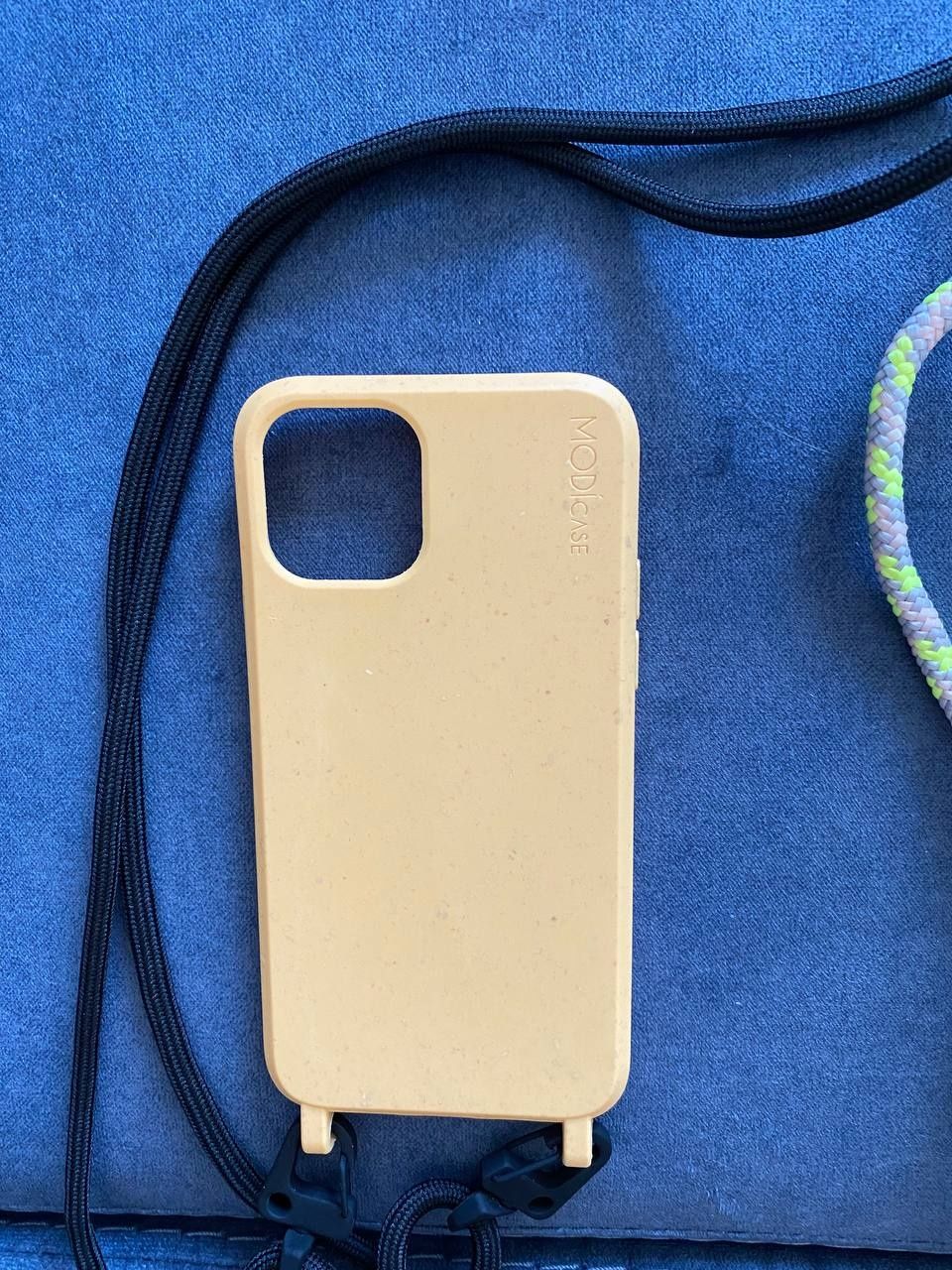 Etui na sznurku do Iphone 11 pro