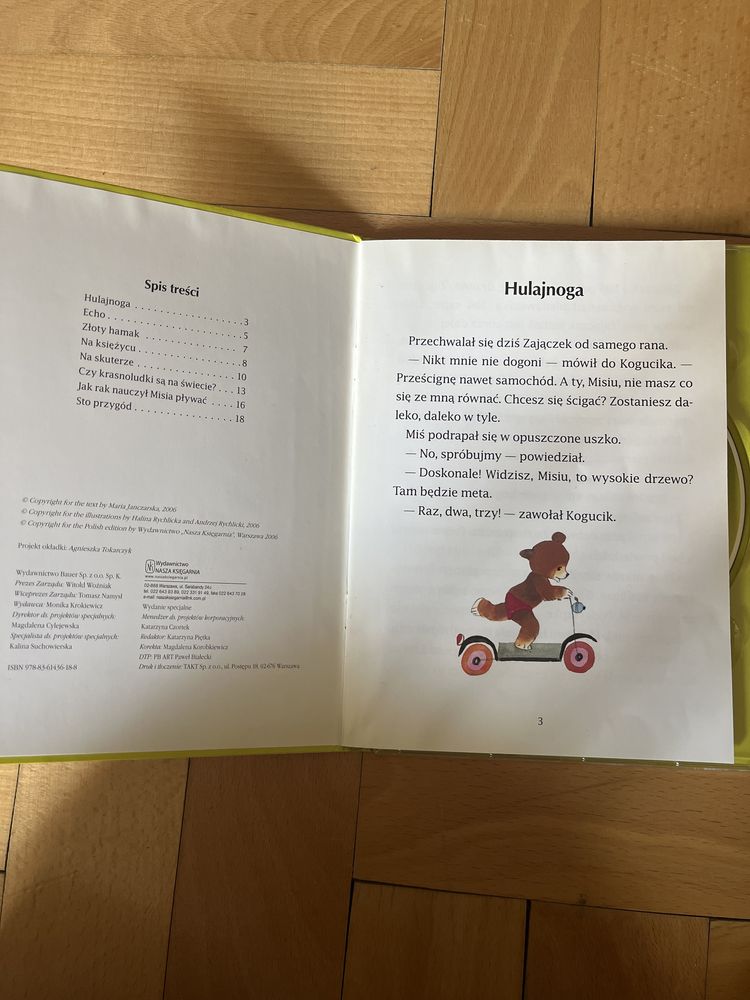 Książka razem z „misiem uszatkiem”