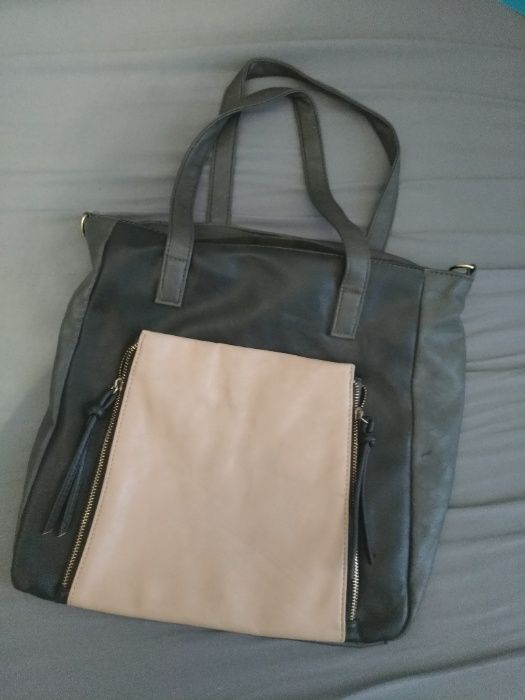 Torebka szaro-kremowa na ramię mieści A4