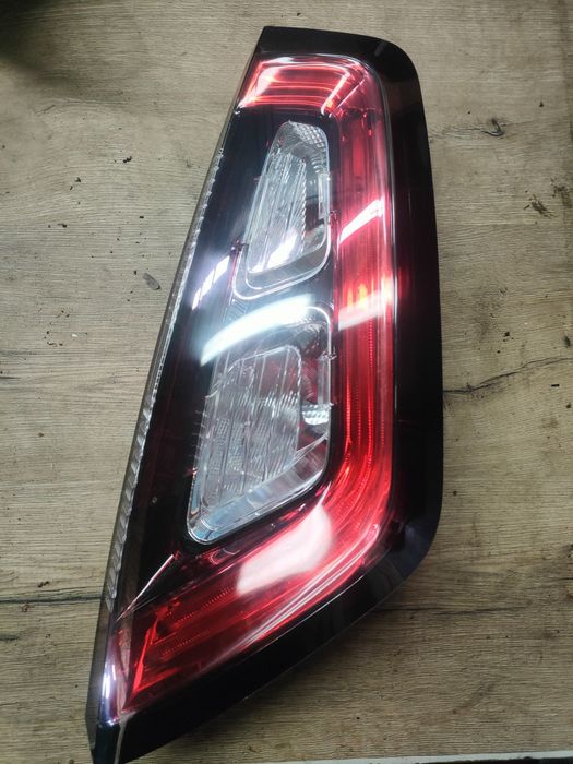 Fiat Grande Punto EVO lampa prawy tył