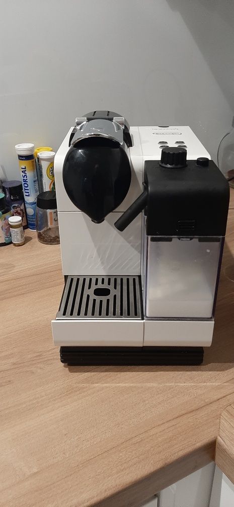 Ekspres Nespresso DeLonghi