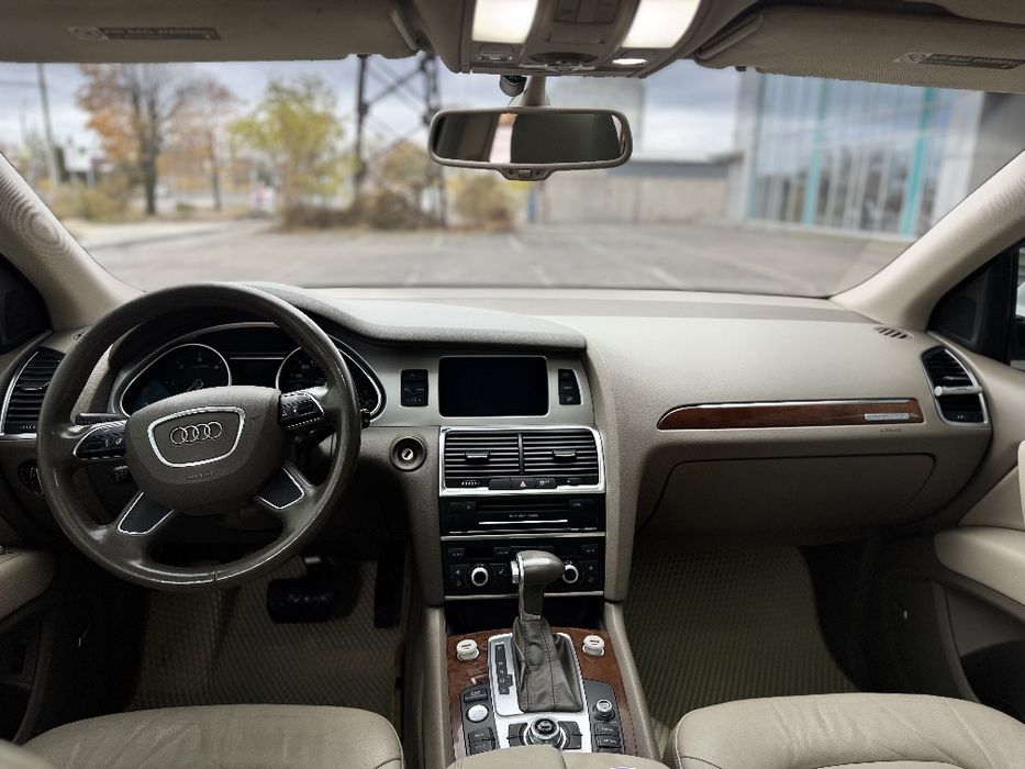 Продам Audi Q7 3л. Дизель.