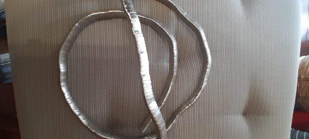 Colar e pulseira prateada ajustável