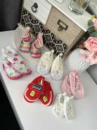 Взуття для новонародженої дівчинки,56-62, уггі, кросівки,макасини