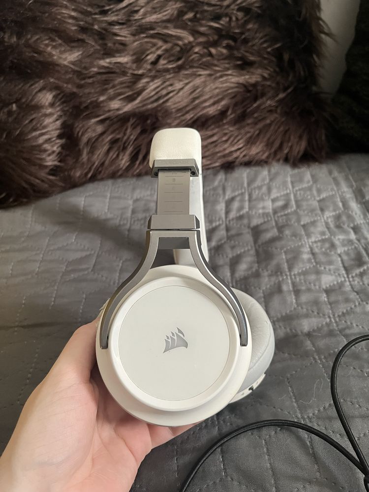 Sluchawki corsair virtuoso rgb wireless white