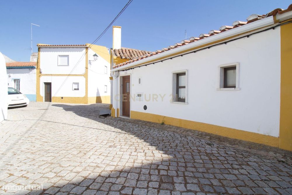 Casa Alentejana T3 com Garagem e Terreno, Monforte