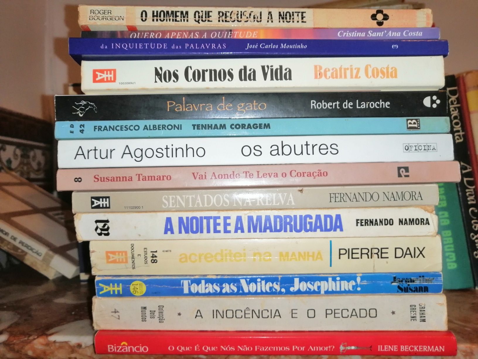 Vários livros.A partir dos três euros