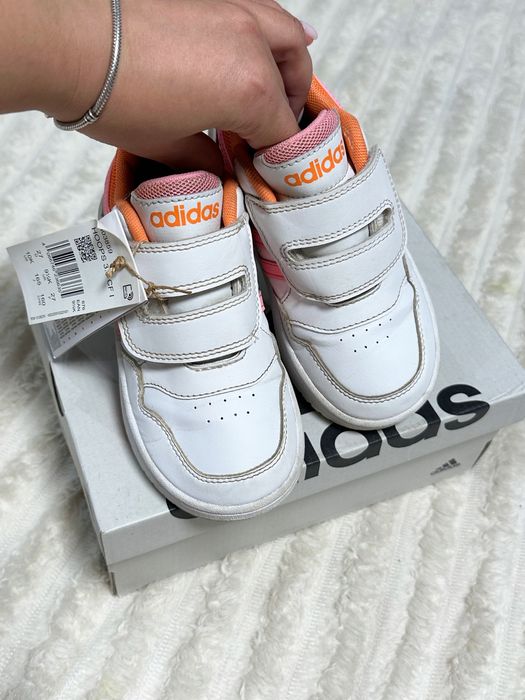 Кросівки adidas оригінал стильні кросівки адідас 27 розмір ідеал