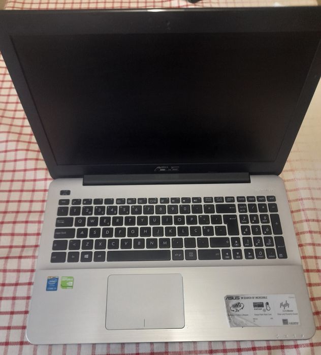 Portátil ASUS  X555L