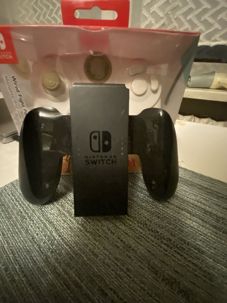 Nintendo switch +etui +pad +2gry