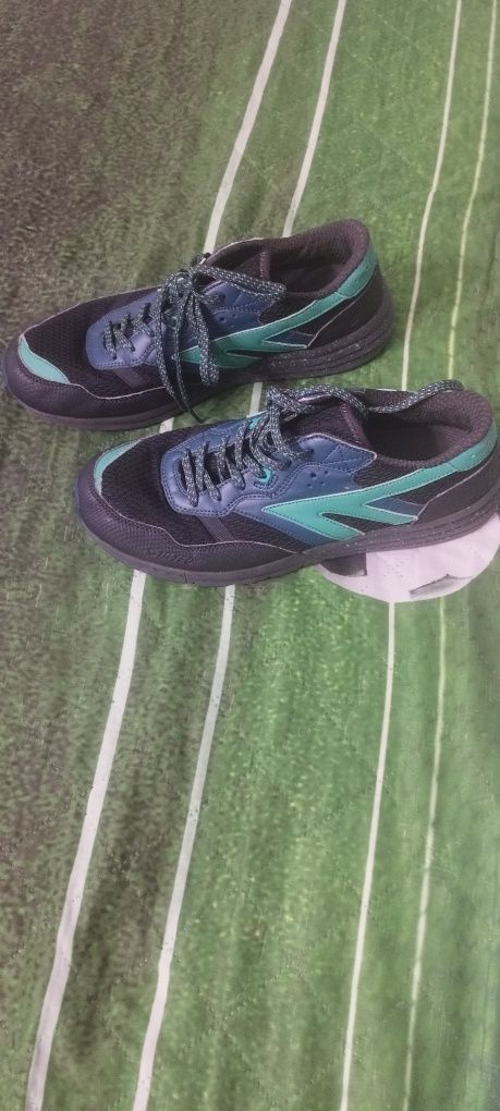 Buty chłopięce, niskie, trekingowe Hi-Tec. Rozmiar 42.