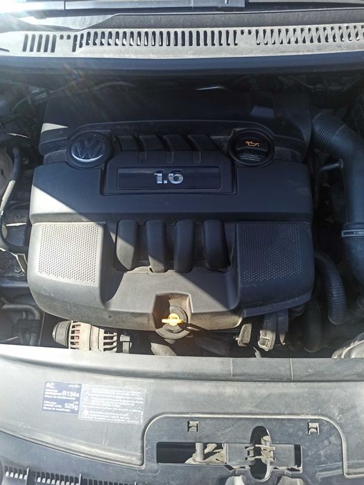 Volkswagen touran.