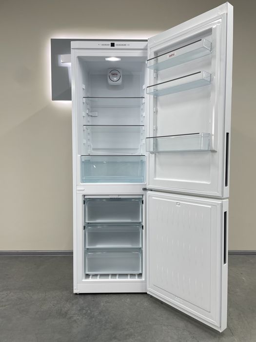 Miele KFN 28132 D ws Холодильник NoFrost, 333 л