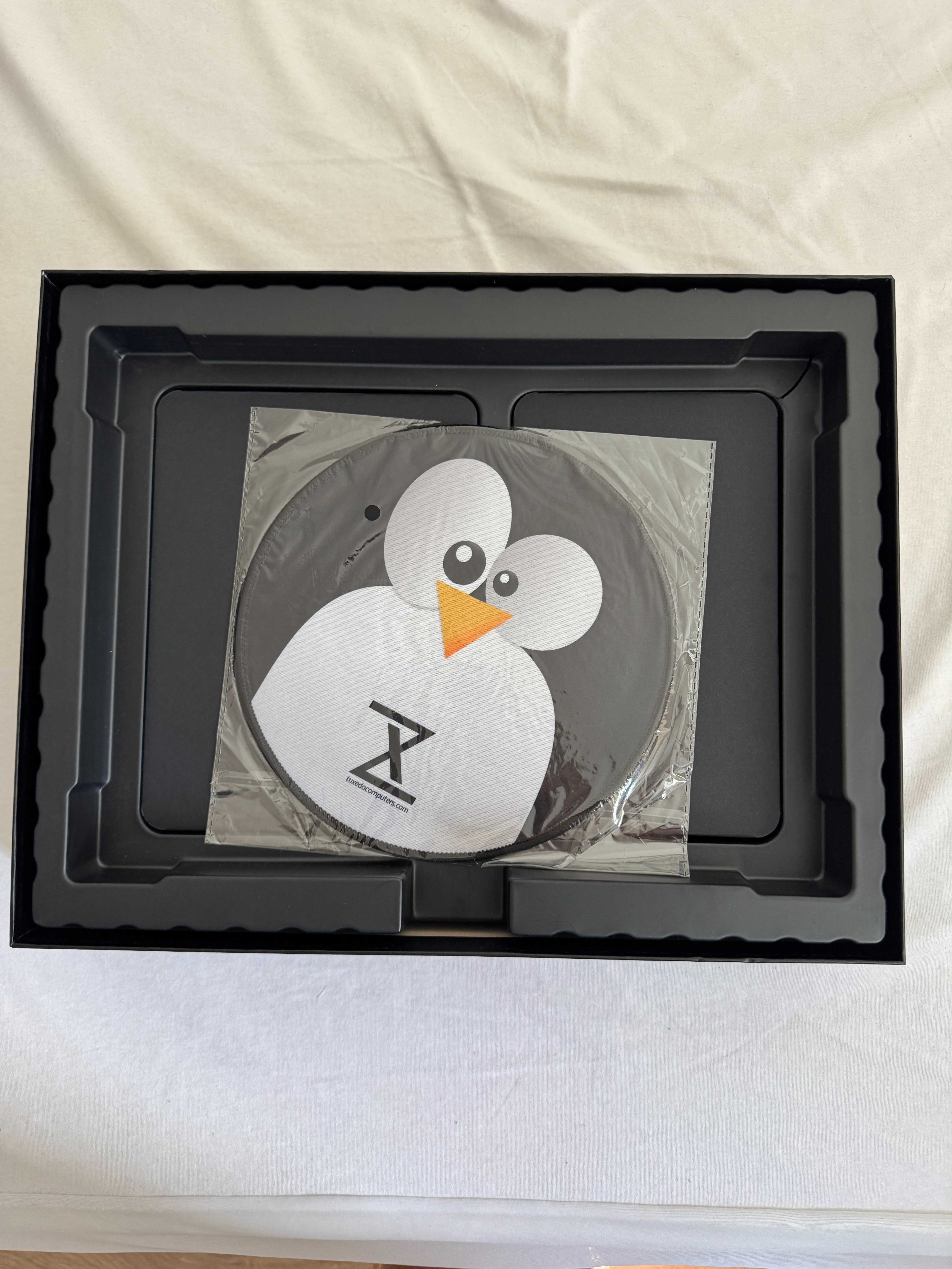 TUXEDO Stellaris Slim 15/RTX 4070/Intel Core i9-14th/96GB RAM/1 TB