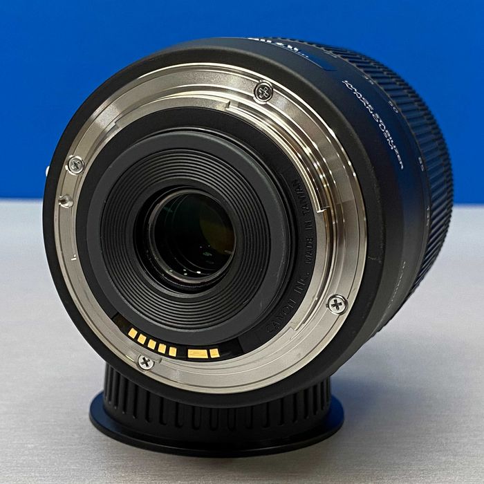 Canon EF-S 18-135mm f/3.5-5.6 IS Nano USM