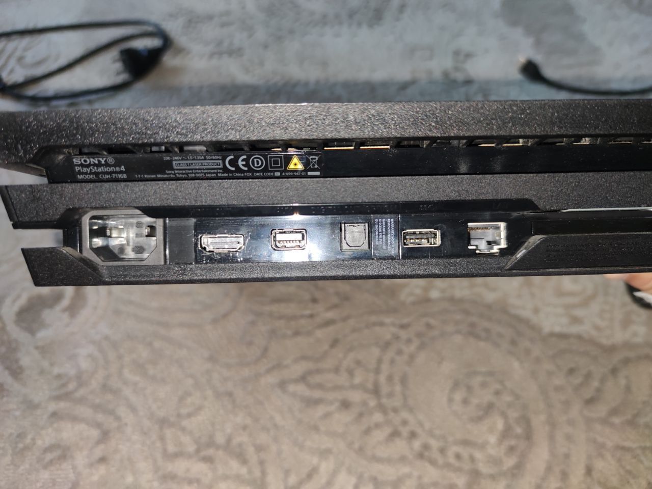 PlayStation 4 pro 1 TB
