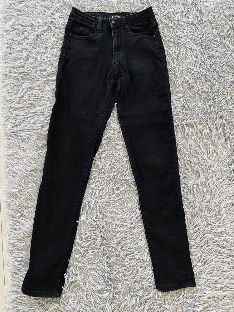 Чорні джинси скінні розмір 25
