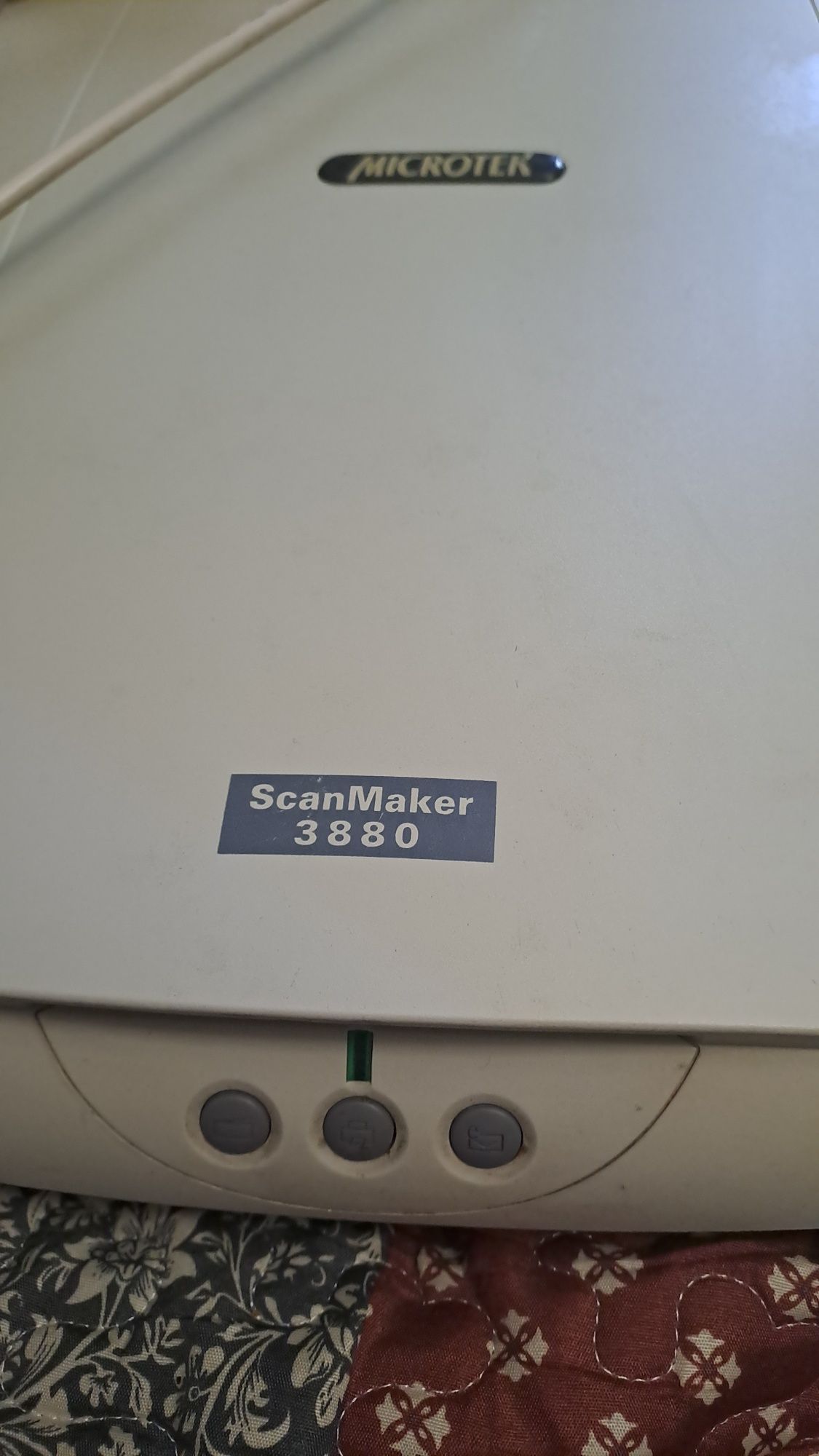 Продам Сканер Microtek
