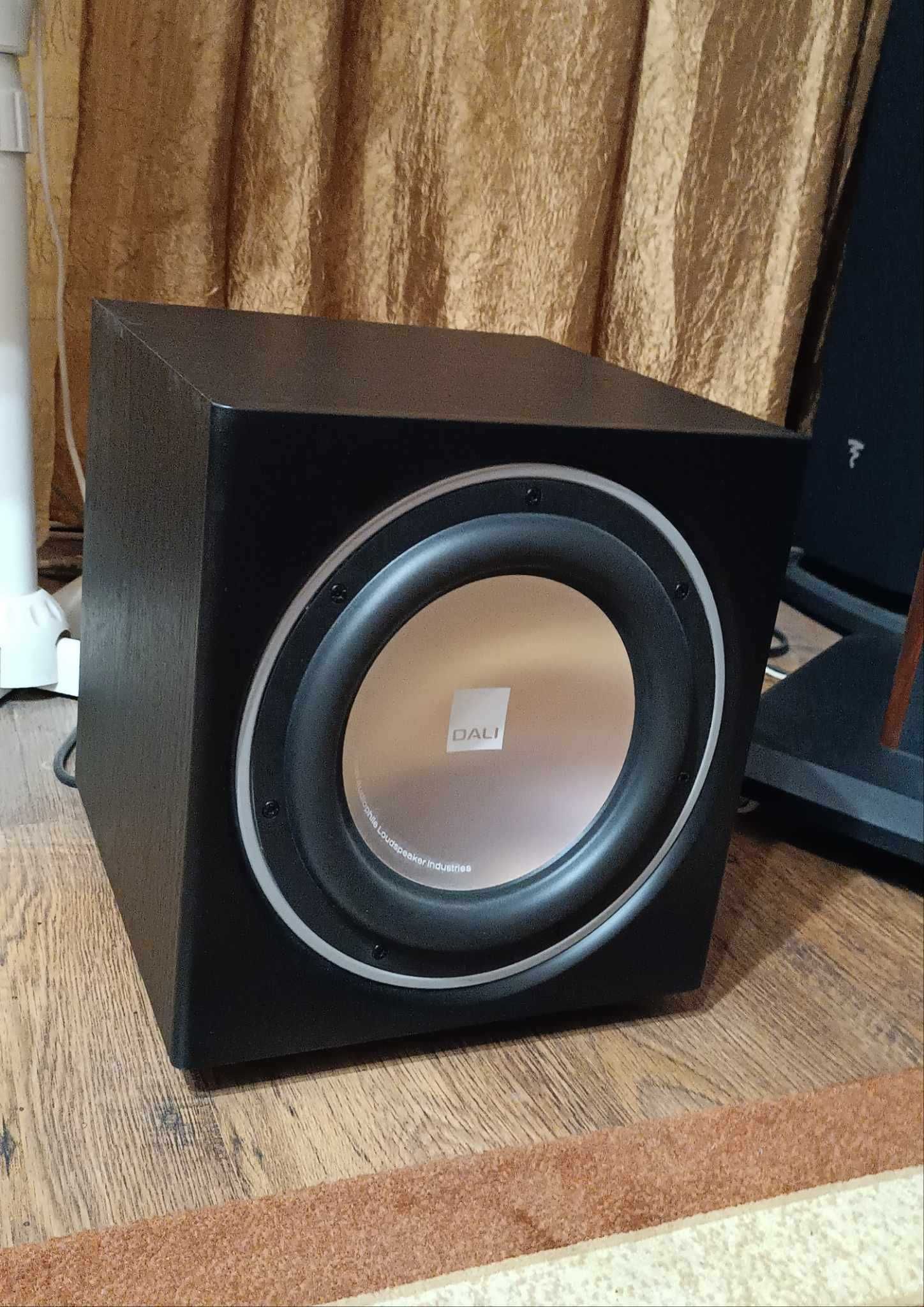 Kino domowe amplituner Marantz Cinema 60, Focal VESTIA, Dali Sub E-9 F