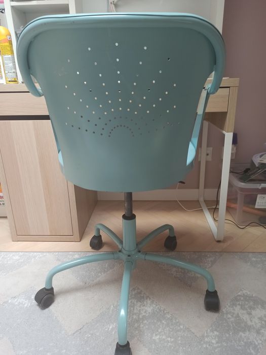 Obrotowe krzesło do biurka Ikea