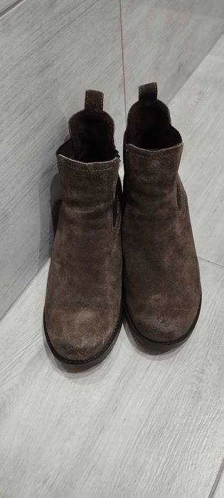 Zamszowe botki Lasocki