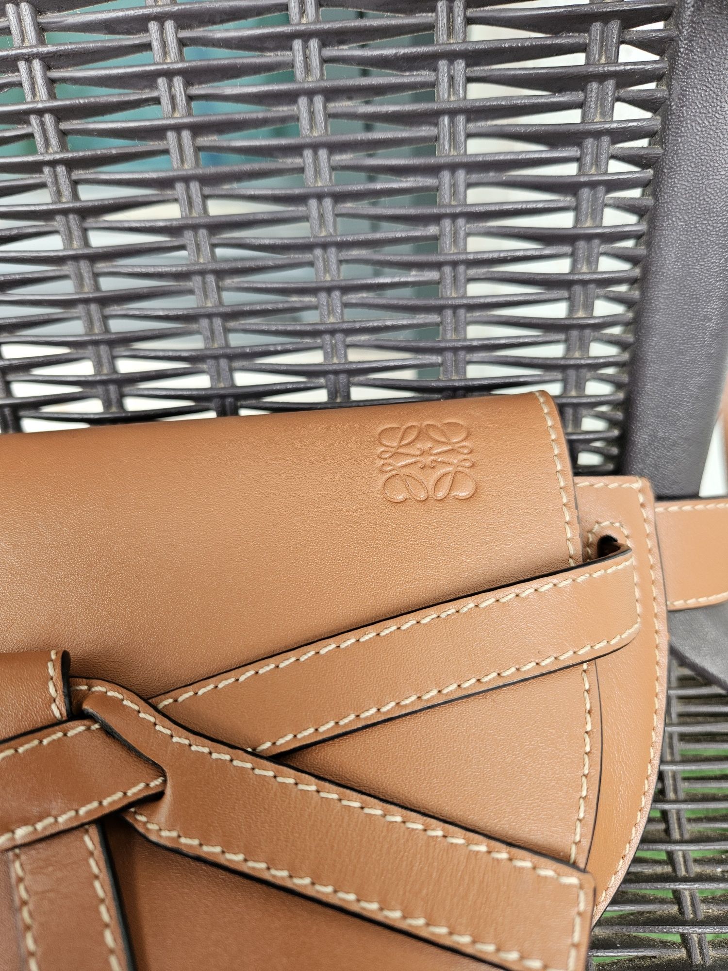 Mala loewe castanha
