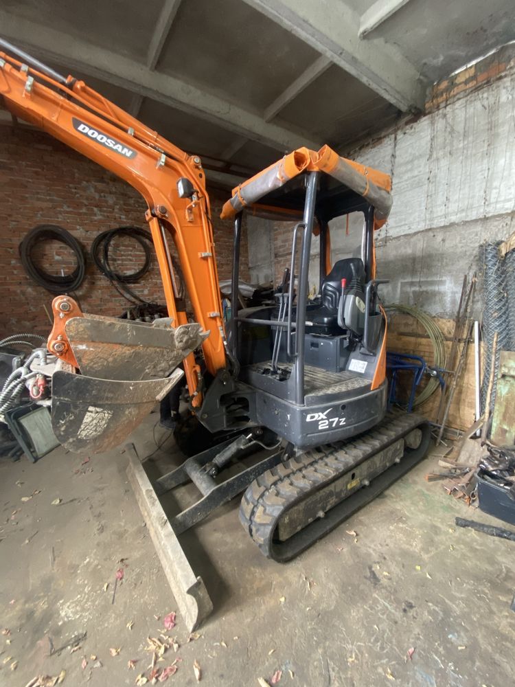 Екскаватор doosan dx 27z
