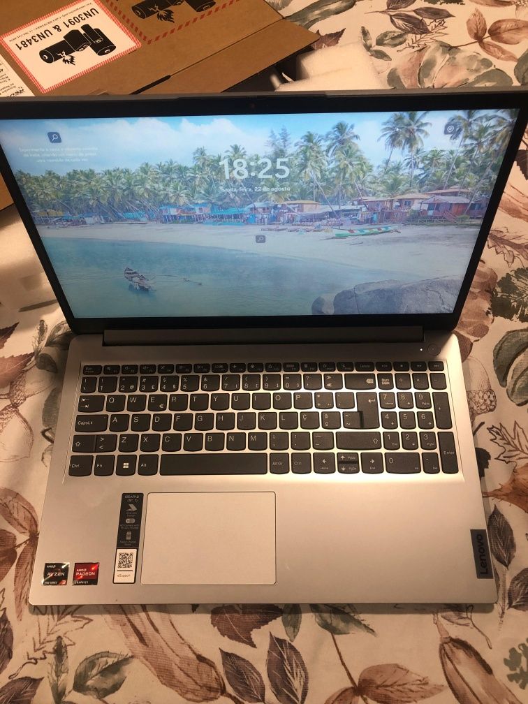 Portátil Lenovo IdeaPad