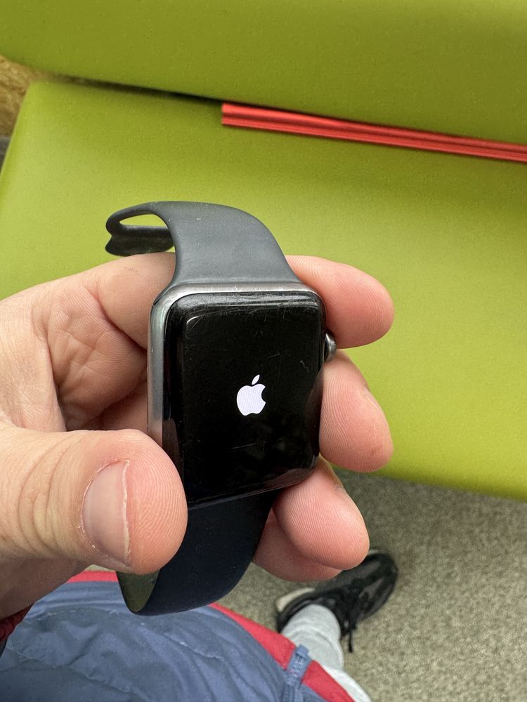 Apple Watch 3 42(акум 96%)