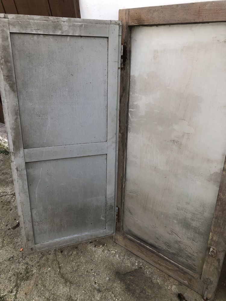 Quatro janelas antigas completas