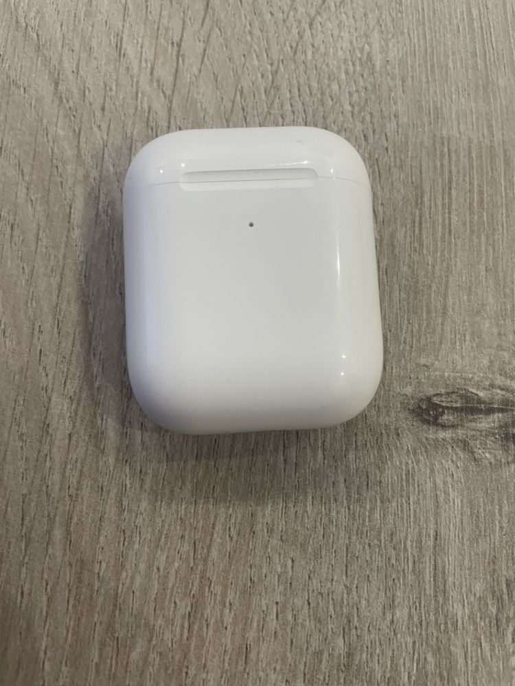 Продам Срочно наушники AirPods 2