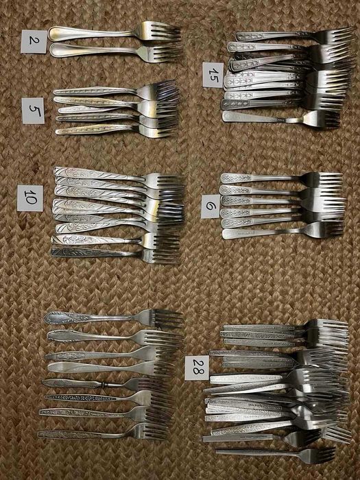 Столові прилади ложки вилки ножі мельхіорові срібні