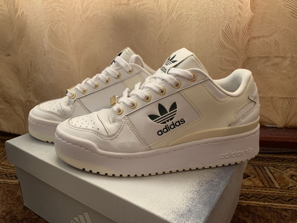Adidas forum bold