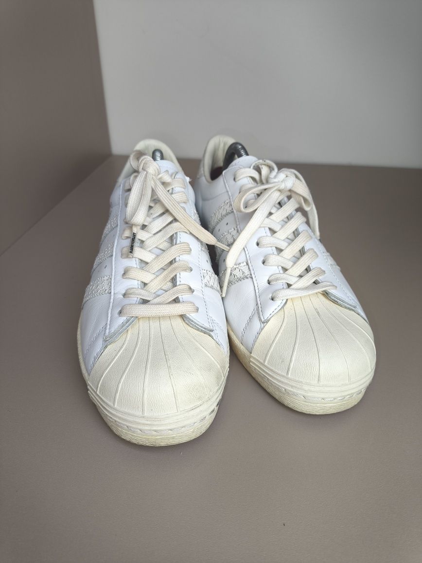 Adidas Undefeated Superstar 80S 10TH Anniversary rozmiar 42 2/3