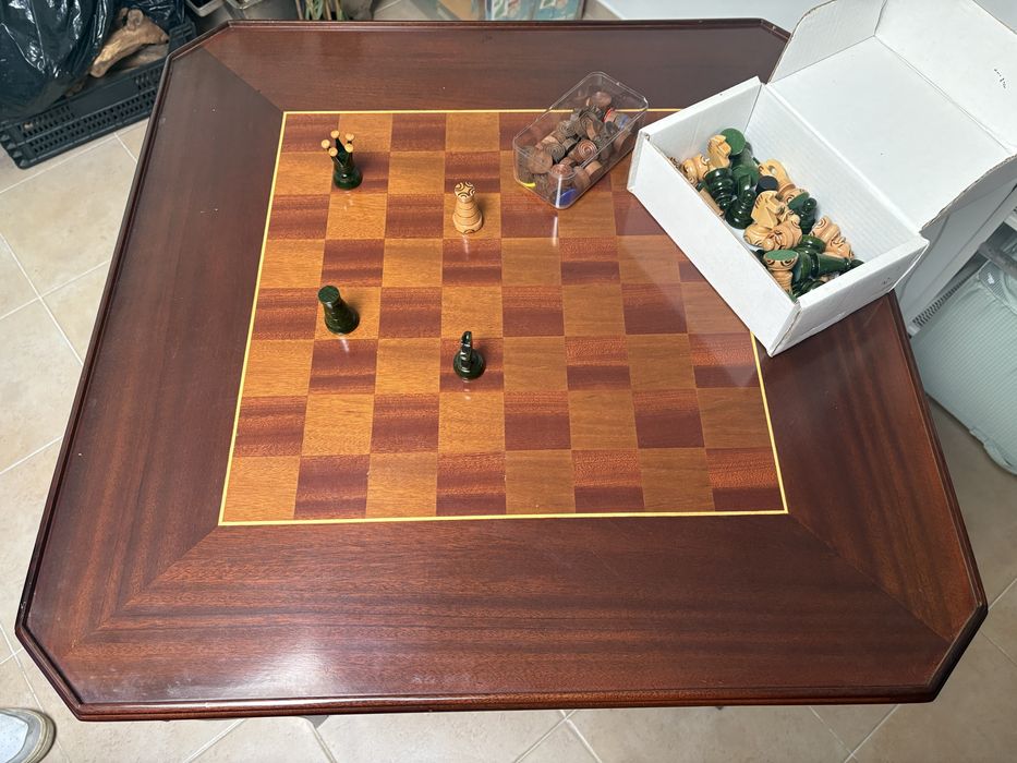 Mesa de Jogo estilo inglês em madeira e completa