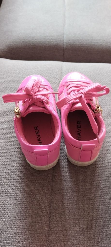 Buty dla dziewczynki