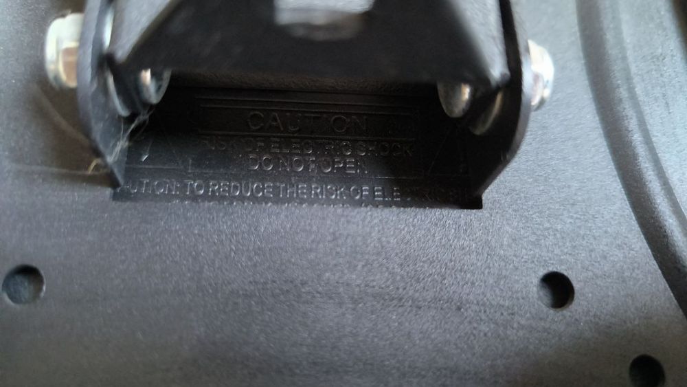 Продам телевізор Saturn 32 дюйми 720р