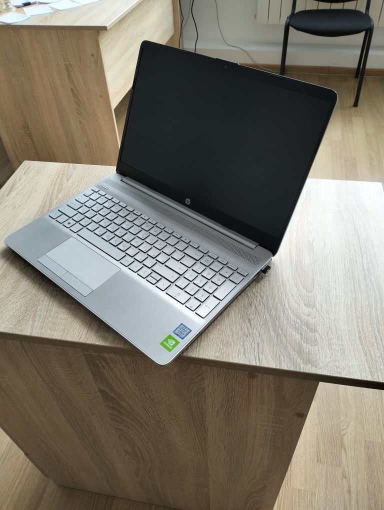 Продам Ноутбук HP model 15-dw0004ua IntelCore-i3