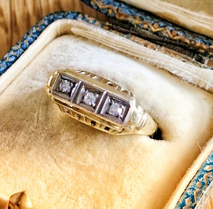 Artdeco pierścionek 30-40 XX w. Złoto 14 k diamenty 0.10 ct R15 Wycena