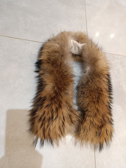 Duże i grube Obszycie do kaptura z naturalnego lisa, jenota